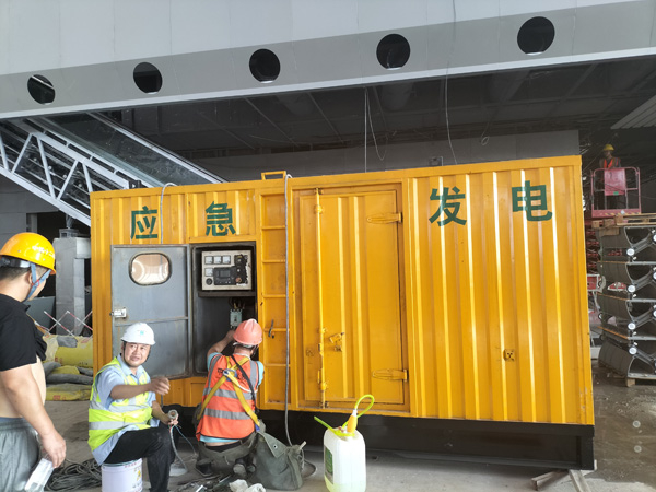 昂仁怎样判断空气滤清器是否需要更换？
